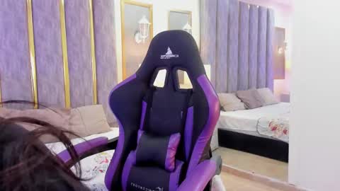 keniavelvet  online show from 02.05.26