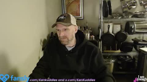 Snapshot of kenkuddles chatting on 02.02.25 Ken Kuddles online show from 02.02.25