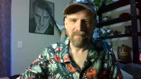 Snapshot of kenkuddles chatting on 02.18.25 Ken Kuddles online show from 02.18.25