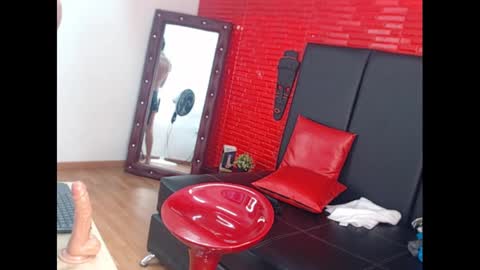 Snapshot of kenn_boy_ chatting on 02.04.25 kenn_boy_ online show from 02.04.25