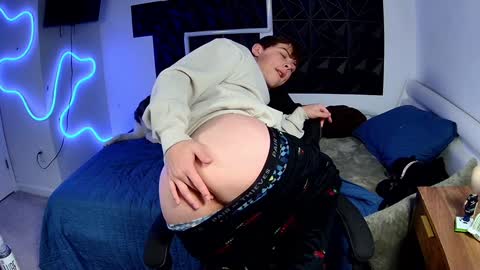 Snapshot of kentuckydrake chatting on 12.06.24 Drake online show from 12.06.24