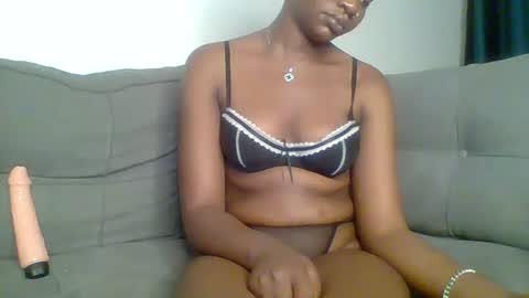 Snapshot of kenyan_lioness chatting on 10.15.25 kinky perv online show from 10.15.25