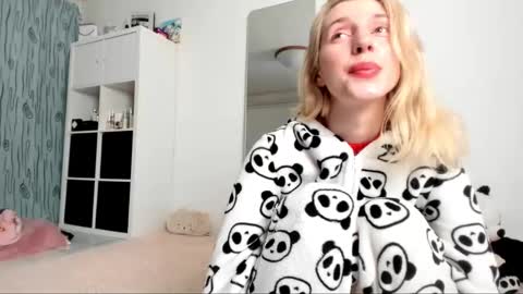 Kenzie online show from 02.09.25