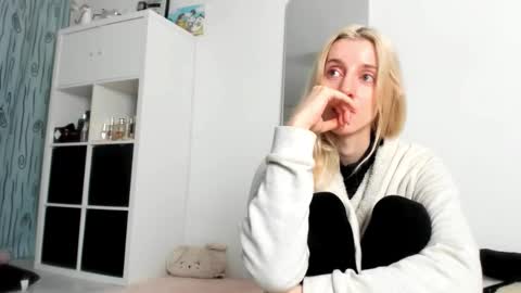 Kenzie online show from 09.21.25