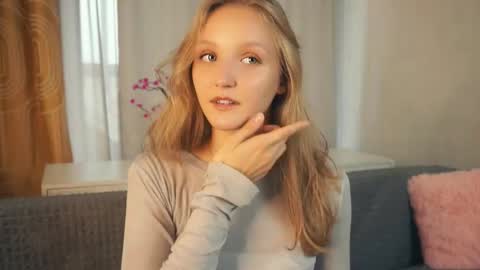 Maia online show from 09.21.25
