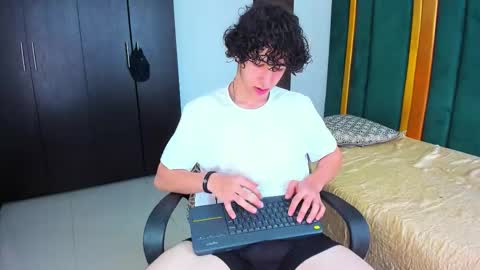 Kev online show from 09.24.25