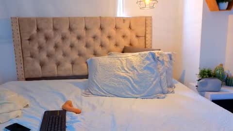 Snapshot of keryhillson chatting on 02.20.26 Kery Hillson online show from 02.20.26