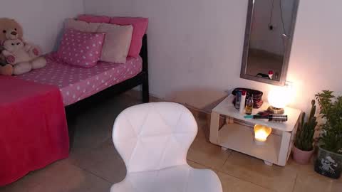 Snapshot of kesha_brooks chatting on 01.06.25 Mia online show from 01.06.25