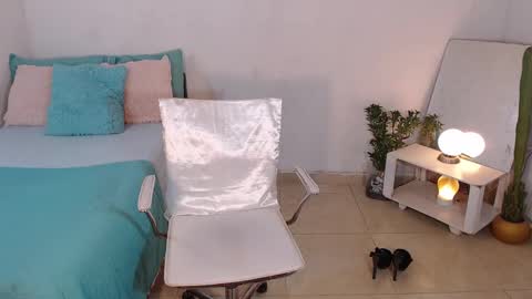 Snapshot of kesha_brooks chatting on 02.22.25 Mia online show from 02.22.25