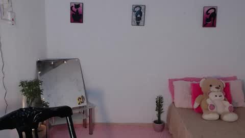 Snapshot of kesha_brooks chatting on 09.25.25 Mia online show from 09.25.25