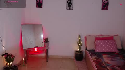 Mia  online show from 12.18.25