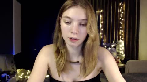 Snapshot of kesha_muah chatting on 02.15.25 kesha online show from 02.15.25