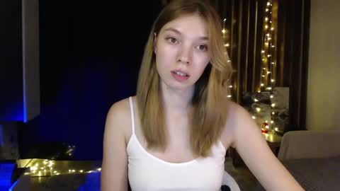 Snapshot of kesha_muah chatting on 03.09.25 kesha online show from 03.09.25