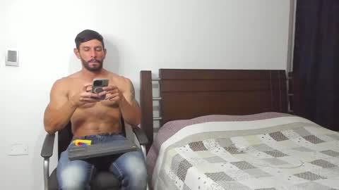 Snapshot of kevin_malone22 chatting on 02.25.25 kevin_malone22 online show from 02.25.25