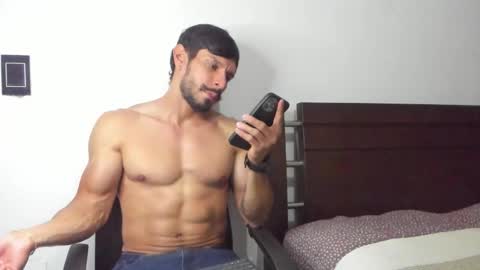 Snapshot of kevin_malone22 chatting on 11.05.25 kevin_malone22 online show from 11.05.25