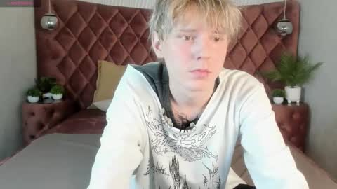 Snapshot of kevinm1lky chatting on 10.16.25 Kevin online show from 10.16.25