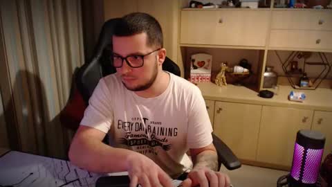 Kevinn online show from 12.20.25