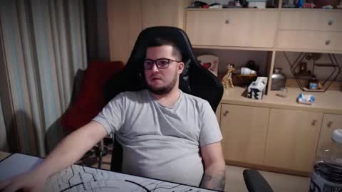 Kevinn online show from 12.22.25