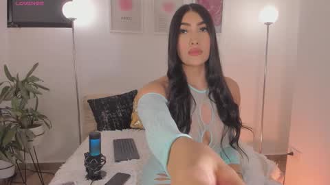  IG  LAUKEY  online show from 12.17.25