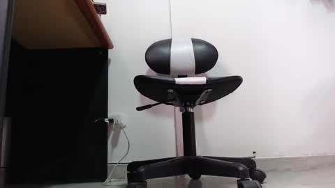     online show from 11.05.25