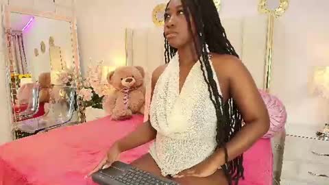 Snapshot of khalimaxwell chatting on 06.18.26 khalimaxwell online show from 06.18.26