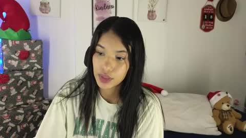 Snapshot of kharelys_777 chatting on 12.17.24 Karelys M. online show from 12.17.24