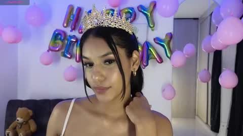 Snapshot of kharelys_777 chatting on 12.30.24 Karelys M. online show from 12.30.24