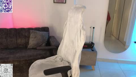 Snapshot of kharelys_777 chatting on 02.13.25 Karelys M. online show from 02.13.25