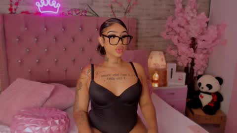 Khelany Isyy  online show from 09.28.25