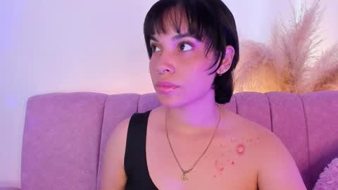 khloe_cute_ online show from 10.04.25