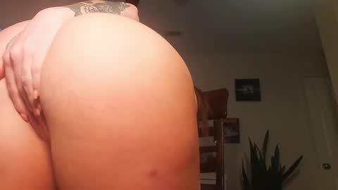 Snapshot of khloeexoxo chatting on 11.05.25 Khloe online show from 11.05.25