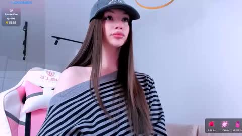 Snapshot of khloeforever chatting on 02.28.26 khloe online show from 02.28.26