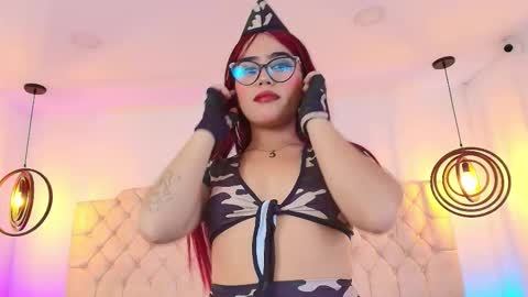 khloejohnson online show from 09.12.25