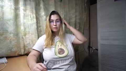 kianna_dior_ online show from 12.13.24