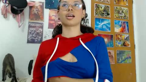 Snapshot of kiaralenon chatting on 11.21.25 kiaralenon online show from 11.21.25