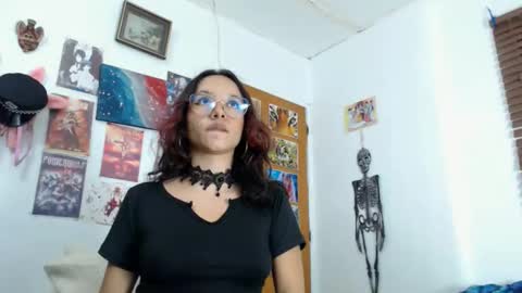 Snapshot of kiaralenon chatting on 11.25.25 kiaralenon online show from 11.25.25