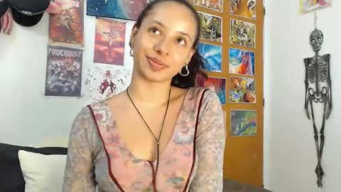 Snapshot of kiaralenon chatting on 12.16.25 kiaralenon online show from 12.16.25