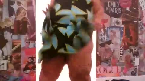 Layna Lawless online show from 04.30.26