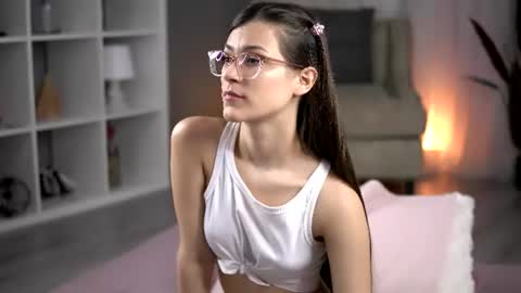 Snapshot of kiaravalez chatting on 06.29.26 KlaraValez online show from 06.29.26
