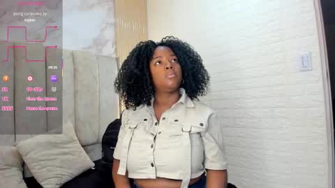 Snapshot of kiarazafira chatting on 09.13.25 kiarazafira online show from 09.13.25