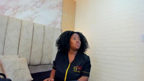 Snapshot of kiarazafira chatting on 09.17.25 kiarazafira online show from 09.17.25