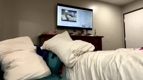 Snapshot of kibrombariu45 chatting on 11.03.25 HunneysPlayRoom online show from 11.03.25