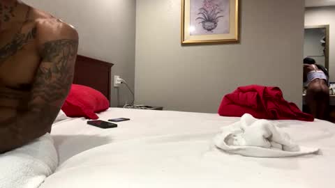 Snapshot of kibrombariu45 chatting on 11.04.25 HunneysPlayRoom online show from 11.04.25