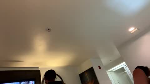 Snapshot of kibrombariu45 chatting on 11.30.25 HunneysPlayRoom online show from 11.30.25