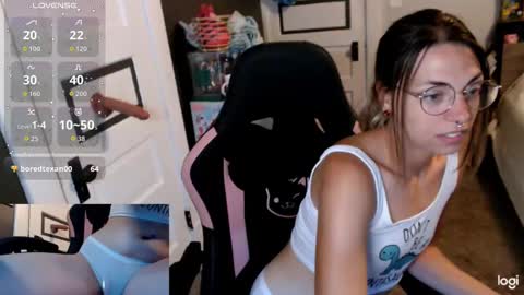 Snapshot of kierbearkisses chatting on 09.22.25 Kiersten online show from 09.22.25