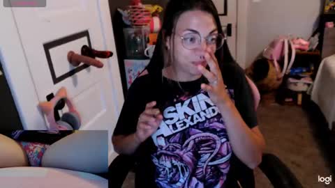 Snapshot of kierbearkisses chatting on 09.24.25 Kiersten online show from 09.24.25
