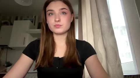 Ola my name is Lissa  Lets hit 10 Thumbs Up together   online show from 03.17.26