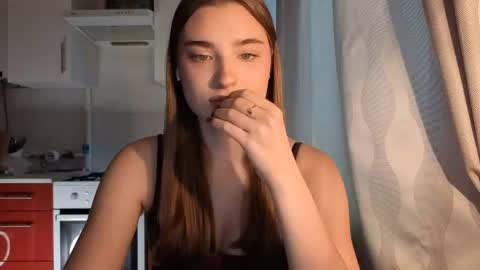 Snapshot of kierstentates chatting on 05.29.26 Ola my name is Lissa Lets hit 10 Thumbs Up together online show from 05.29.26