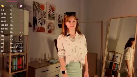 Snapshot of kieshaswymer chatting on 09.19.25 Vanessa online show from 09.19.25