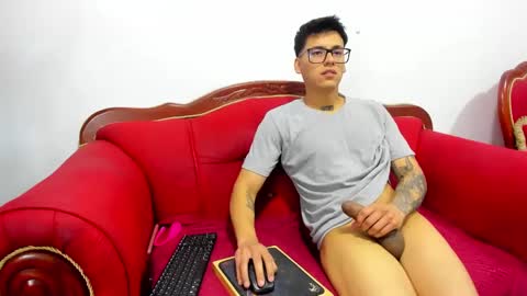 Snapshot of kiindred_ chatting on 02.01.25 Koddy and Volddy online show from 02.01.25